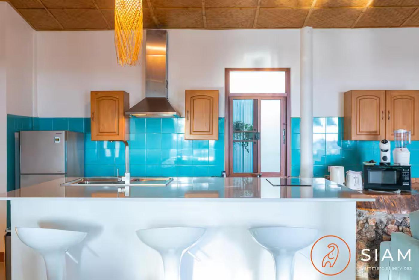 The Wooden Beach House 3Br - Sunset Beach Garden Taling Ngam  Luaran gambar