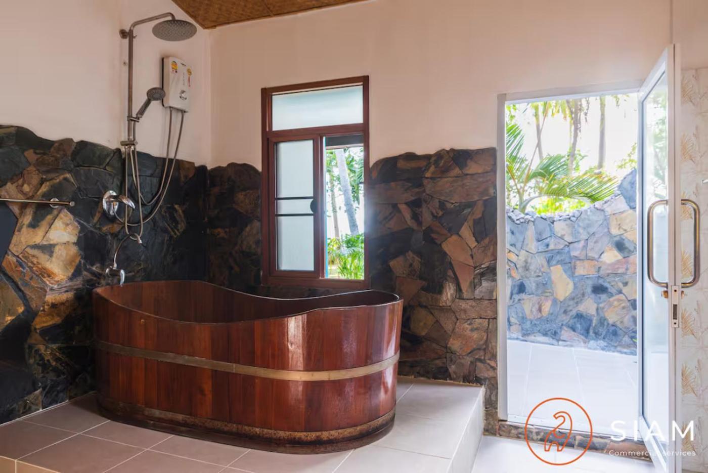 The Wooden Beach House 3Br - Sunset Beach Garden Taling Ngam  Luaran gambar
