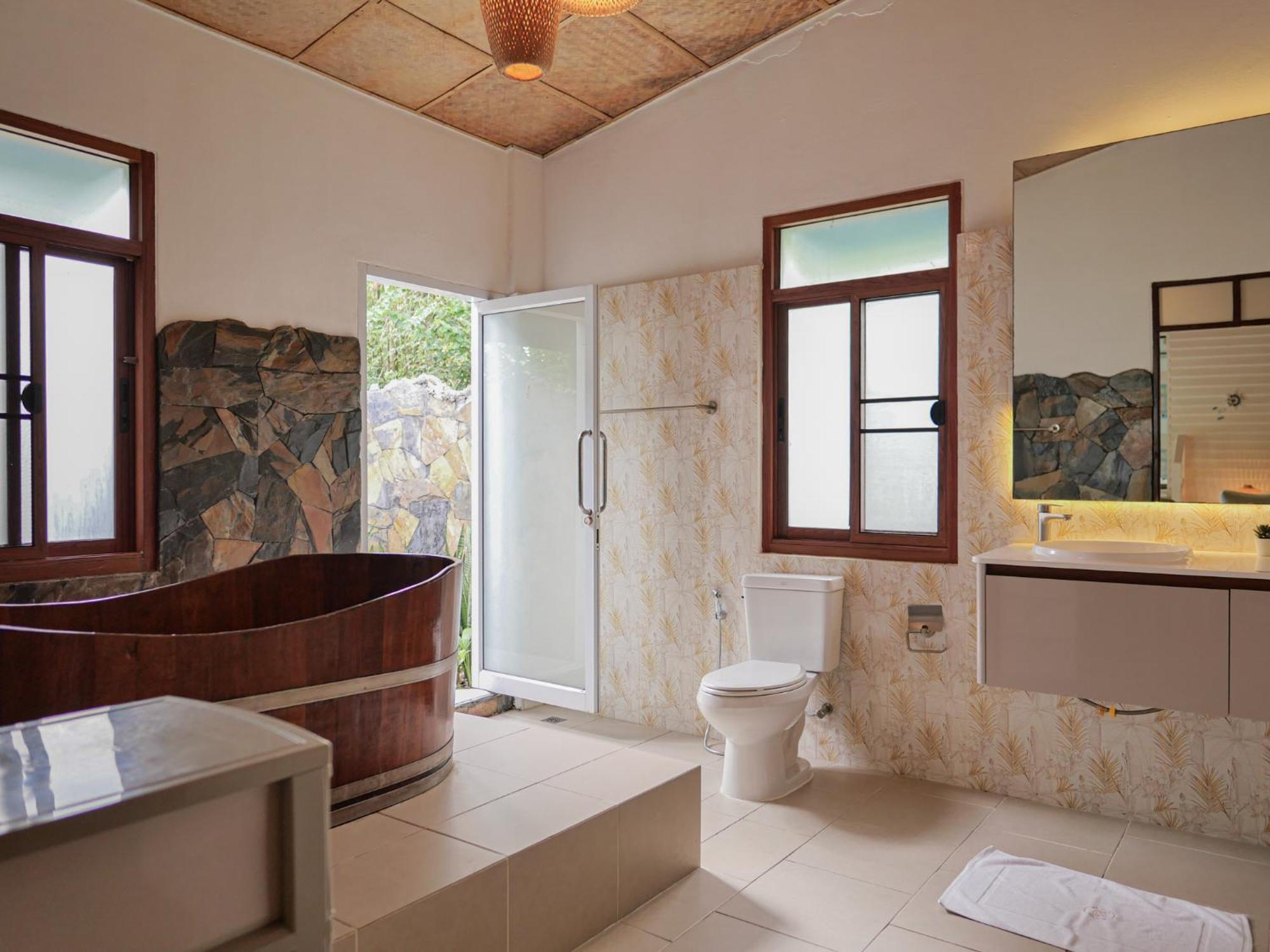 The Wooden Beach House 3Br - Sunset Beach Garden Taling Ngam  Luaran gambar